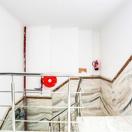 Hotel O Anchal Dx Нью-Дели Экстерьер фото