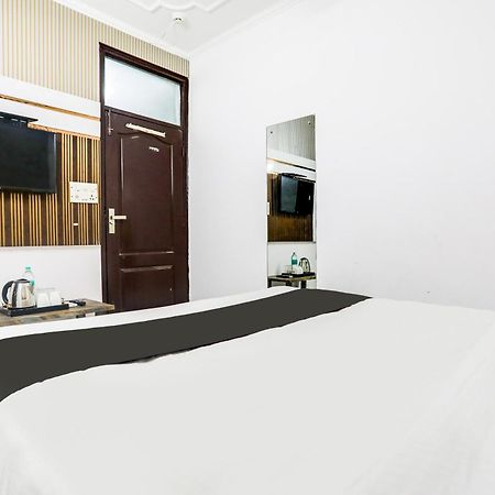 Hotel O Anchal Dx Нью-Дели Экстерьер фото
