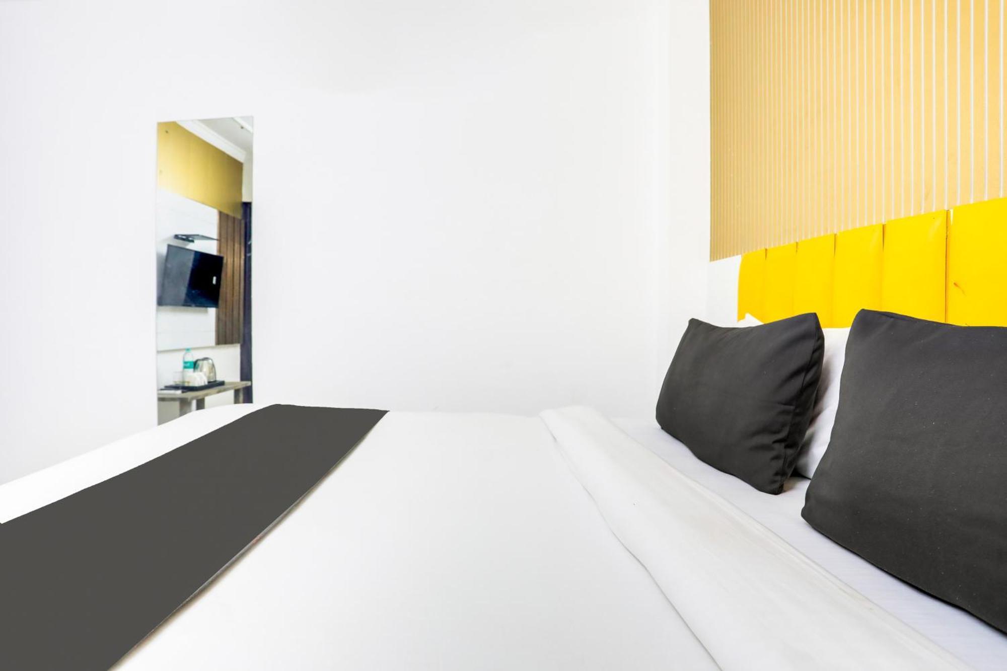 Hotel O Anchal Dx Нью-Дели Экстерьер фото