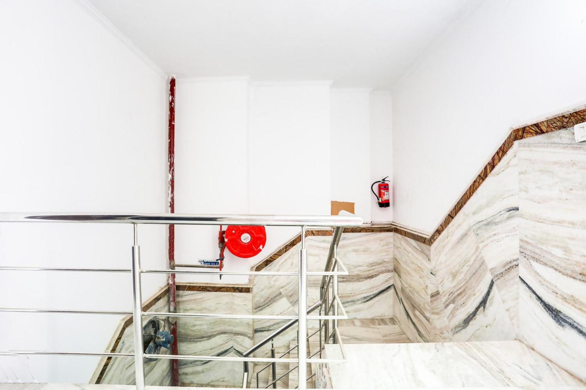 Hotel O Anchal Dx Нью-Дели Экстерьер фото