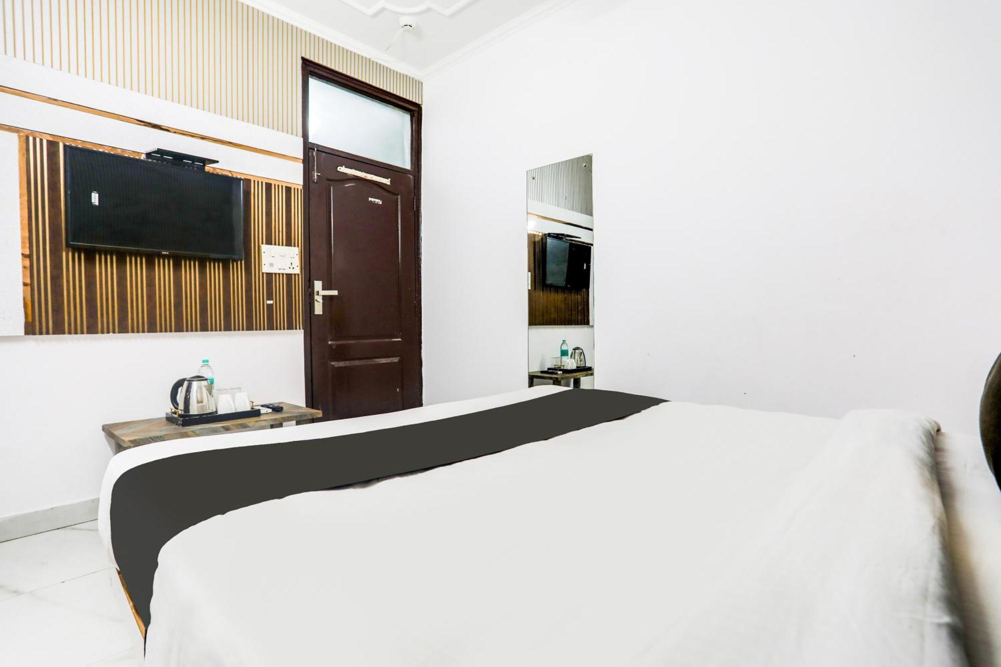 Hotel O Anchal Dx Нью-Дели Экстерьер фото